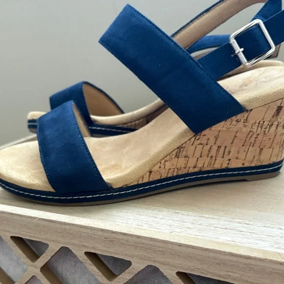 Blue Wedge Sandals💥Like New💥 - Picture 4 of 5